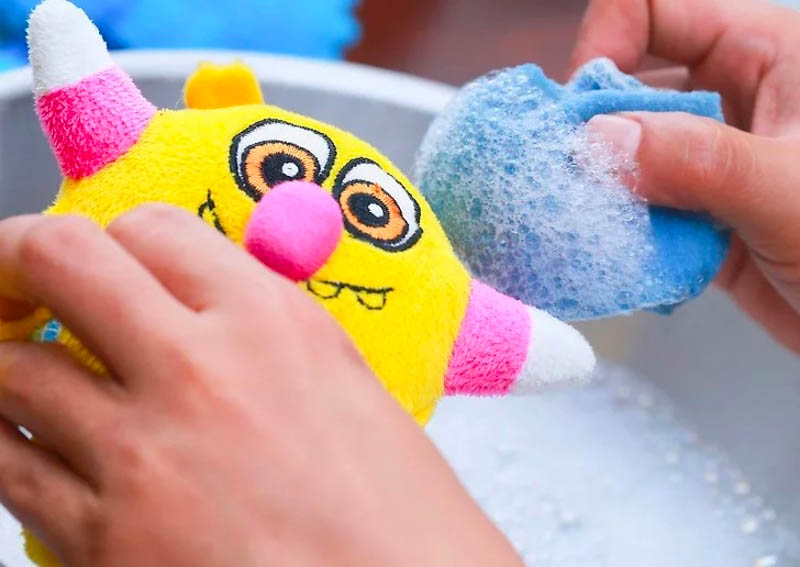 Giặt gấu bông bằng tay