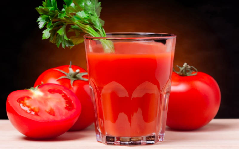 Cà chua chứa rất nhiều vitamin C, glutathione giúp thải độc