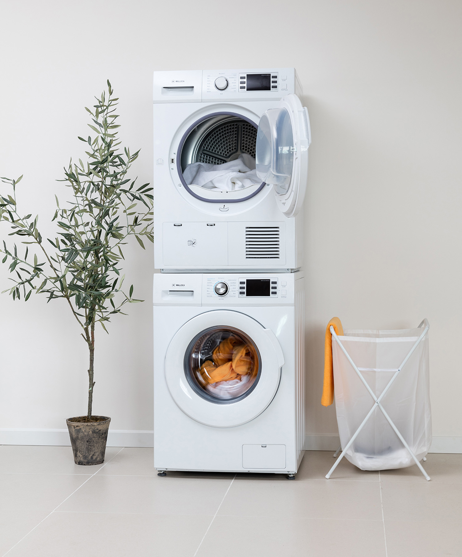 Máy sấy MTD-B0603E có thể chồng lên máy giặt giúp tiết kiệm diện tích