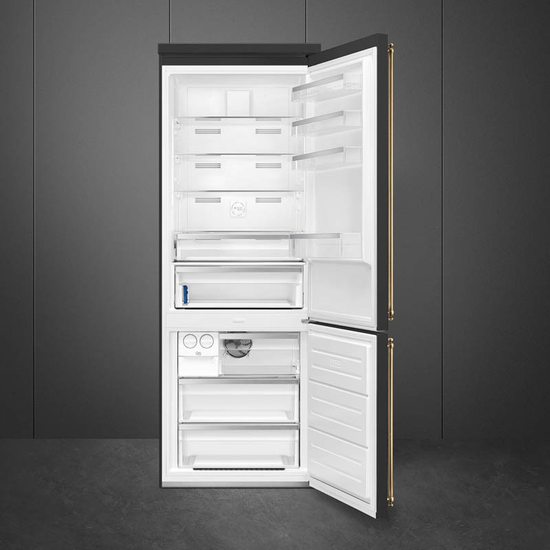 Tổng thể thiết kế bên trong của tủ lạnh Smeg FA8005RAO5 535.14.584