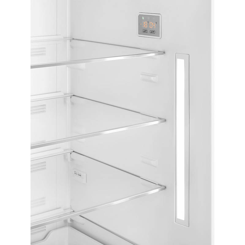 Thiết kế dải đèn Led tiết kiệm điện bên trong tủ lạnh Smeg FA8005RAO5 535.14.584