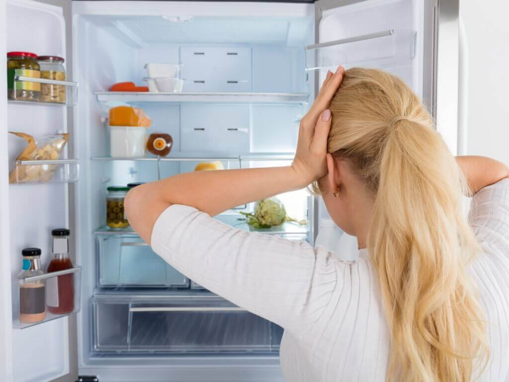 Tủ lạnh ám mùi do thực phẩm