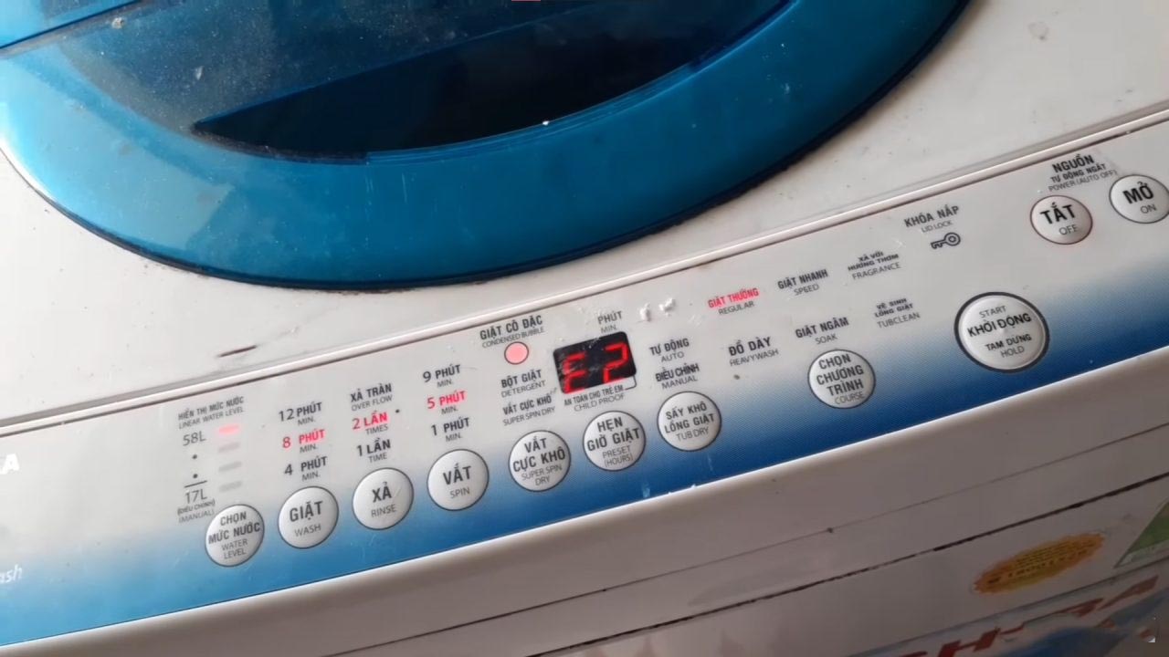 Cửa máy giặt chưa được đóng kín