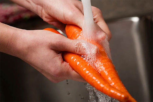 Loại bỏ các tạp chất ở vỏ cà rốt