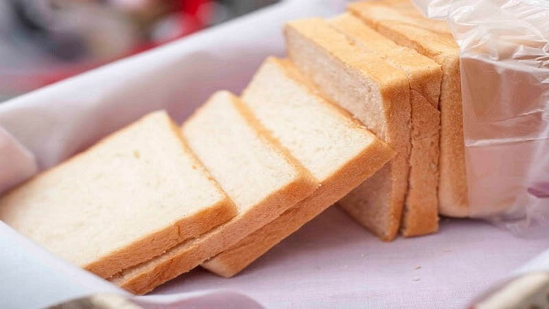 Bảo quản bánh mì trong tủ lạnh sẽ làm bánh bị khô