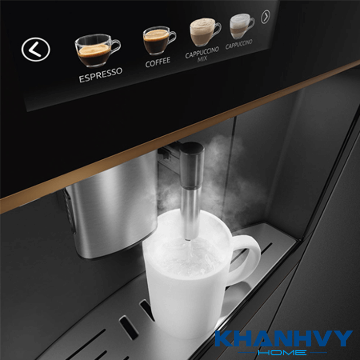 Máy pha cà phê tự động có dung tích bình chứa nước lớn lên đến 2.4 lít cùng với khay chứa hạt 350g, phục vụ tốt nhu cầu uống cà phê của gia đình hay văn phòng