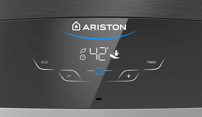 Máy nước nóng Ariston ANDRIS2 TOP 15 Lít được trang bị màn hình LED hiển thị nhiệt độ, nút điều chỉnh cảm ứng và đèn báo nước nóng sẵn sàng vô cùng tiện lợi