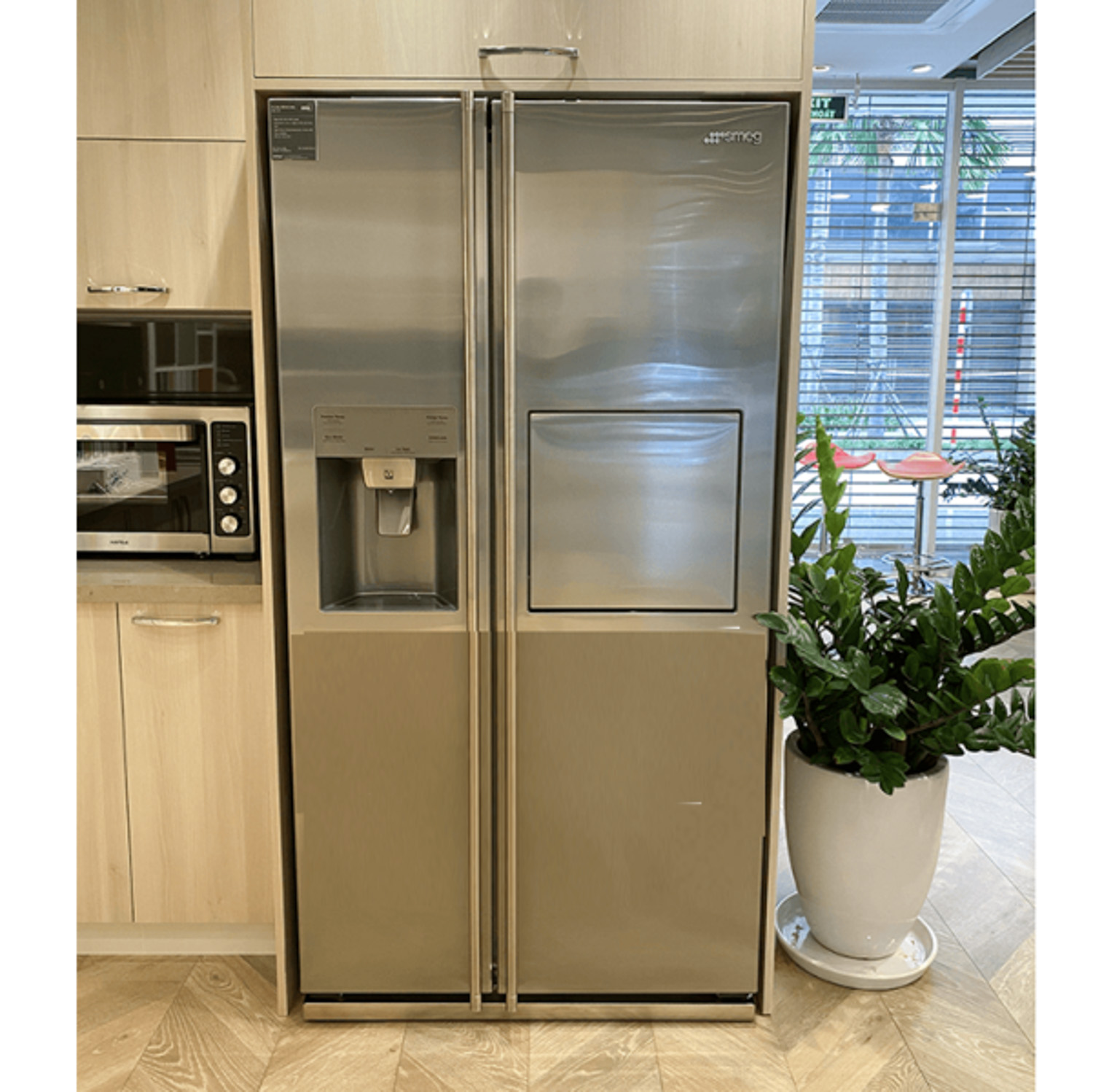 Tủ lạnh SIDE-BY-SIDE độc lập SMEG SBS662X 535.14.999 sở hữu thiết kế lắp âm hiện đại