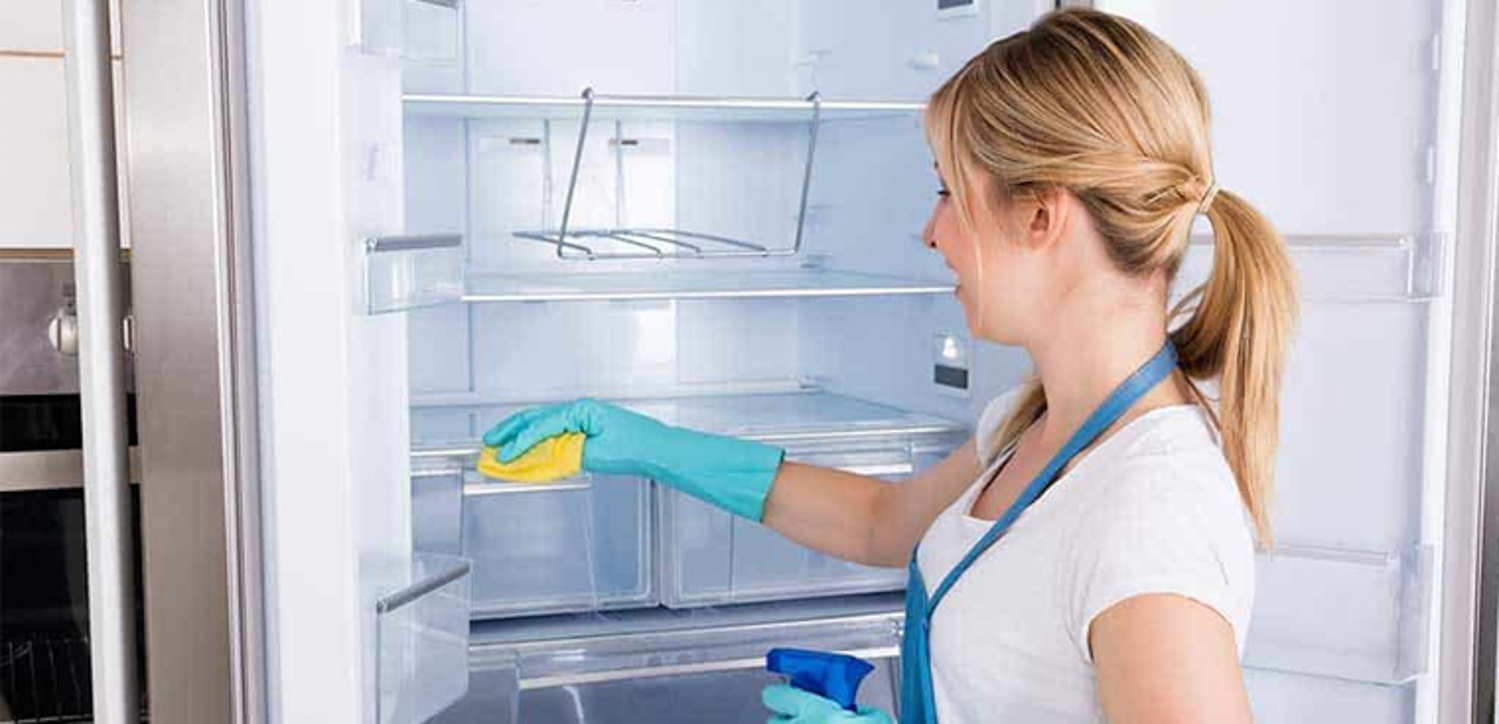 Vệ sinh tủ lạnh thường xuyên để đảm bảo công suất hoạt động của tủ