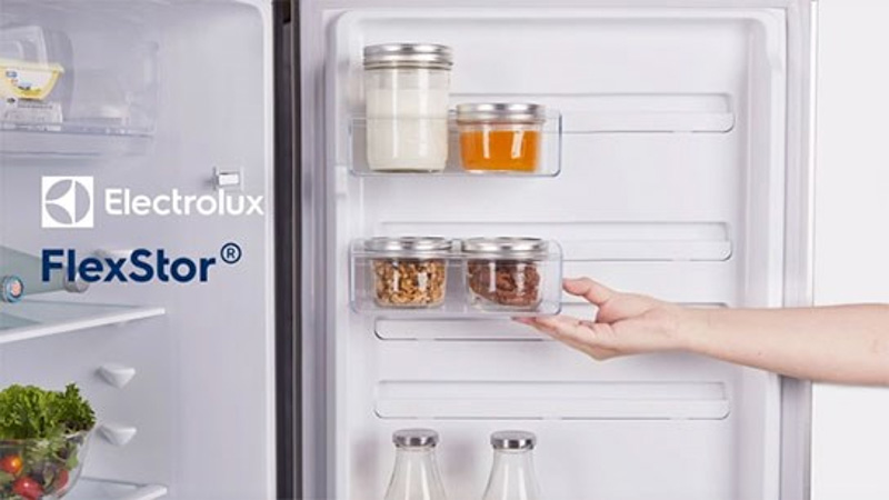 Tủ lạnh Electrolux 350L ETB3700H-H với thiết kế FlexStor linh hoạt, dễ dàng tháo lắp
