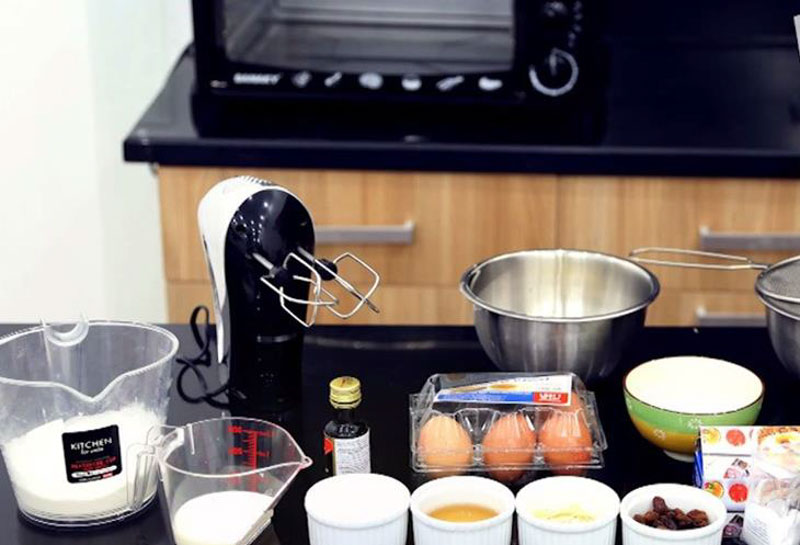 Hướng dẫn thực hiện bánh bông lan cuộn socola vì như thế lò nướng giản dị và đơn giản, dễ dàng thực hiện