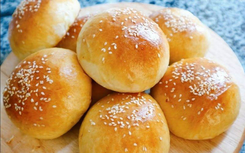 Bánh mì ngọt làm bằng bột mì