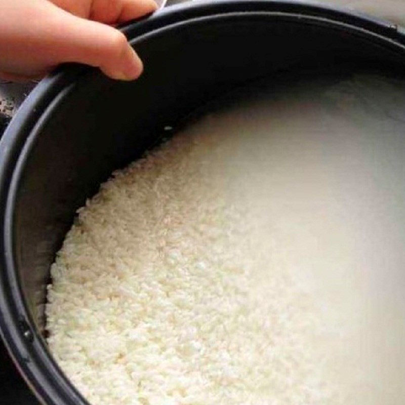 Vo gạo để loại bỏ bụi bẩn, tạp chất
