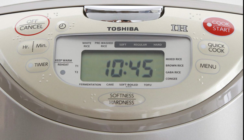 Các nút chức năng đa dạng của nồi cơm điện Toshiba