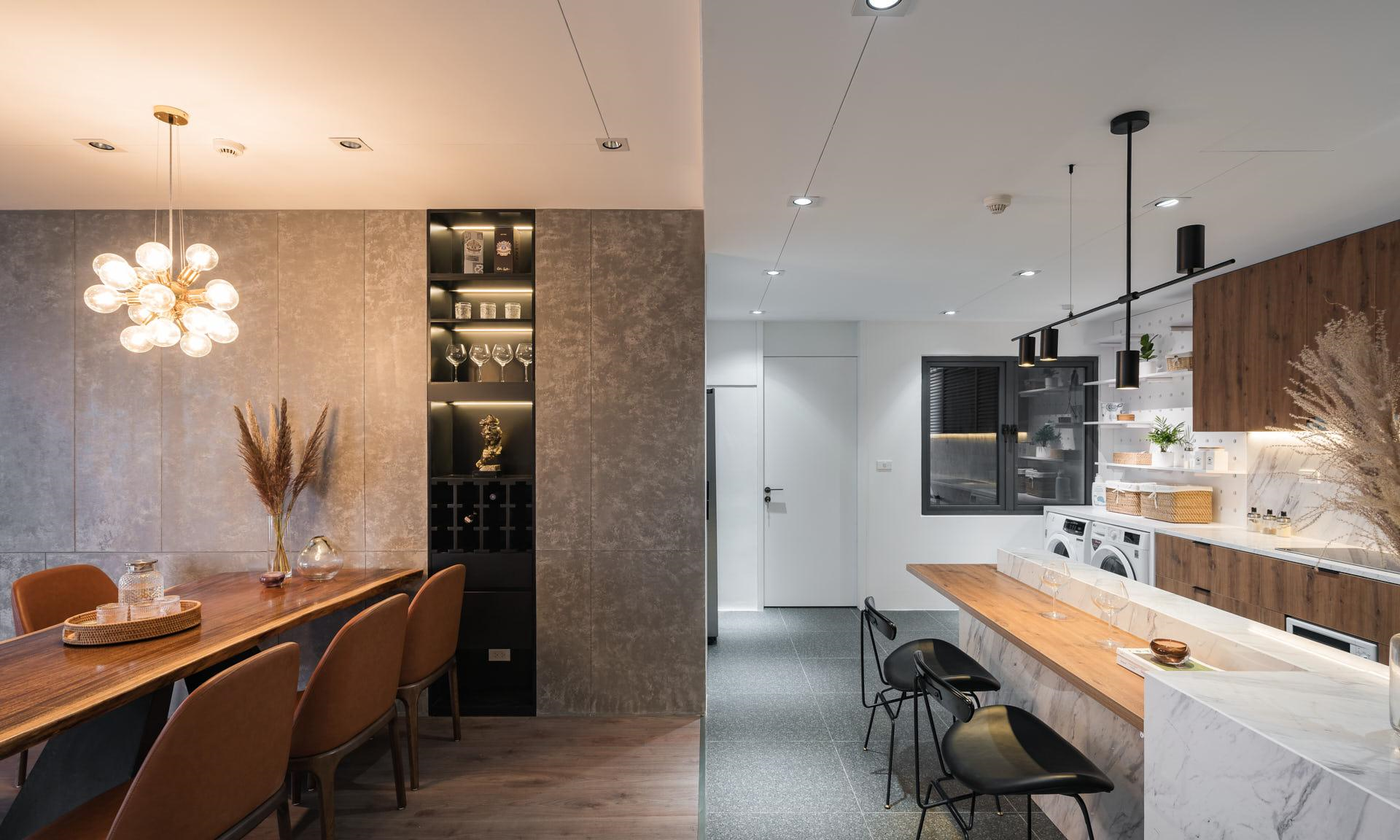 Nhà bếp kết hợp hài hòa với phòng ăn và các không gian khác trong căn hộ New Skyline Văn Quán