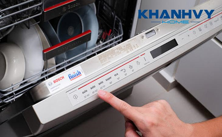 Khuyến nghị sử dụng chất tẩy rửa của Finish được gắn ngay trên máy rửa bát