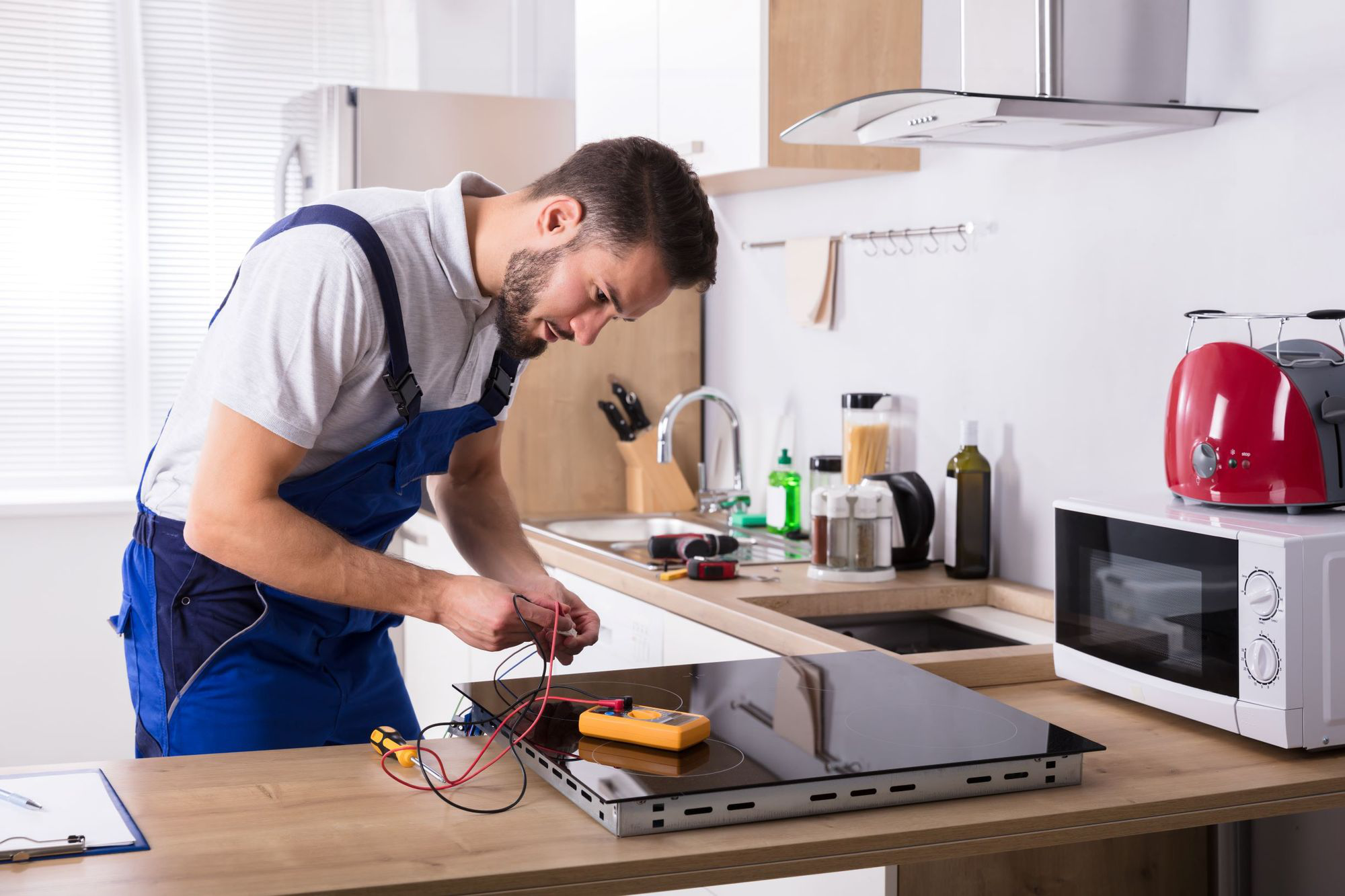 Lỗi cảm ứng nhiệt: Báo giá sửa chữa bếp điện từ có đắt không?