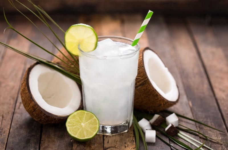 Nước dừa để tủ lạnh được bao lâu? Bí quyết bảo quản nước dừa bạn nên biết.