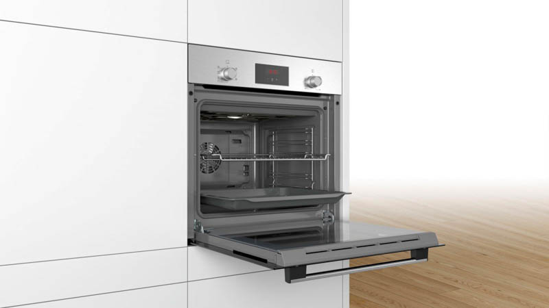 Lò nướng Bosch HMH.HBF113BR0A Series 2 giúp tăng tốc thời gian nấu nướng đáng kể nhờ vào công nghệ gia nhiệt nhanh 3D Hot-air