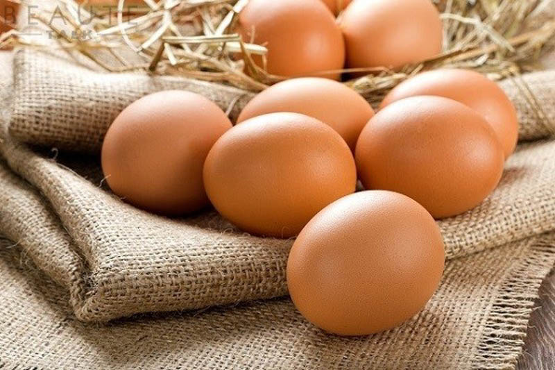 Trứng gà là nguyên liệu quan trọng nhất của món ăn
