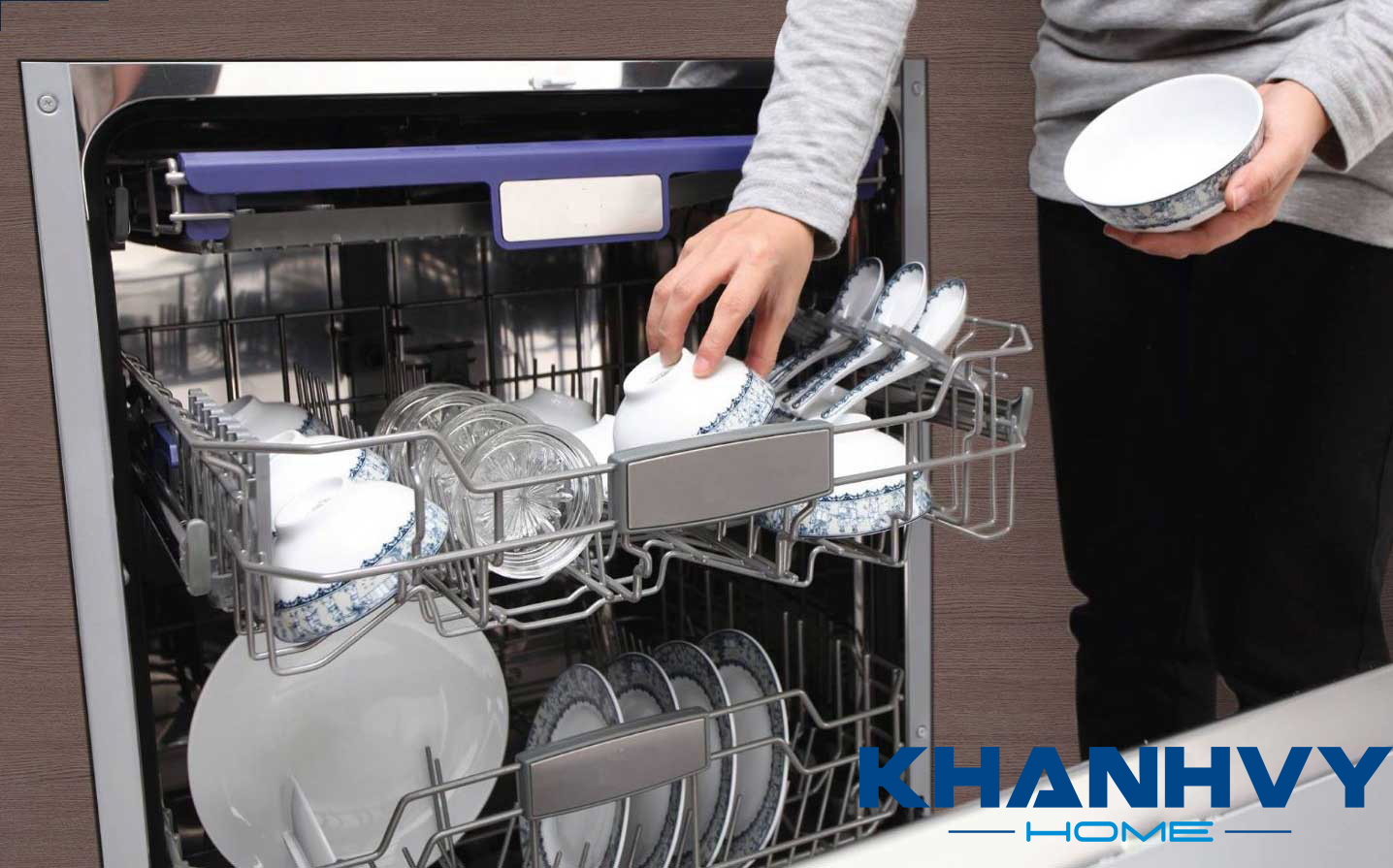 Cách sắp xếp chén đĩa ảnh hưởng trực tiếp đến hiệu quả tẩy rửa và làm sạch đồ dùng