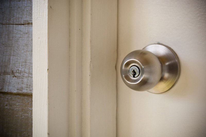 Khóa tay tròn cửa phòng - loại khóa được sử dụng phổ biến trong mọi gia đình