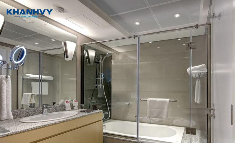 Thanh treo vách kính là phụ kiện không thể thiếu khi lắp đặt phòng tắm kính