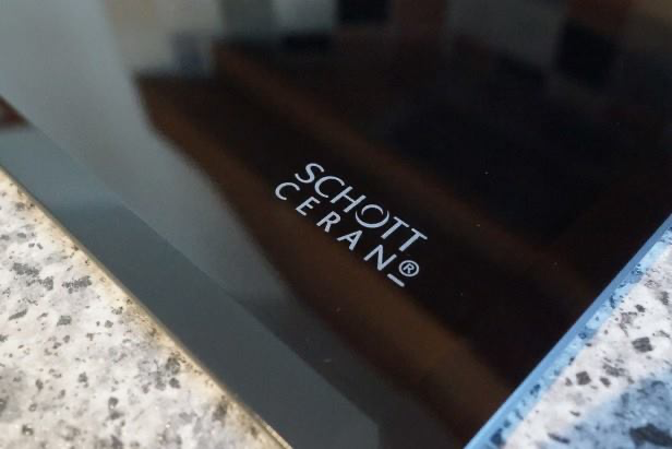 Mặt kính SCHOTT Ceran trên bếp từ Hafele HC-M773D 536.61.705 chống bám bẩn, chống trầy xước
