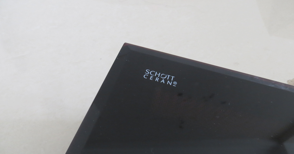 Mặt kính SCHOTT trên bếp từ Hafele HC-I302B 536.01.670 chống bám bẩn, chống trầy xước